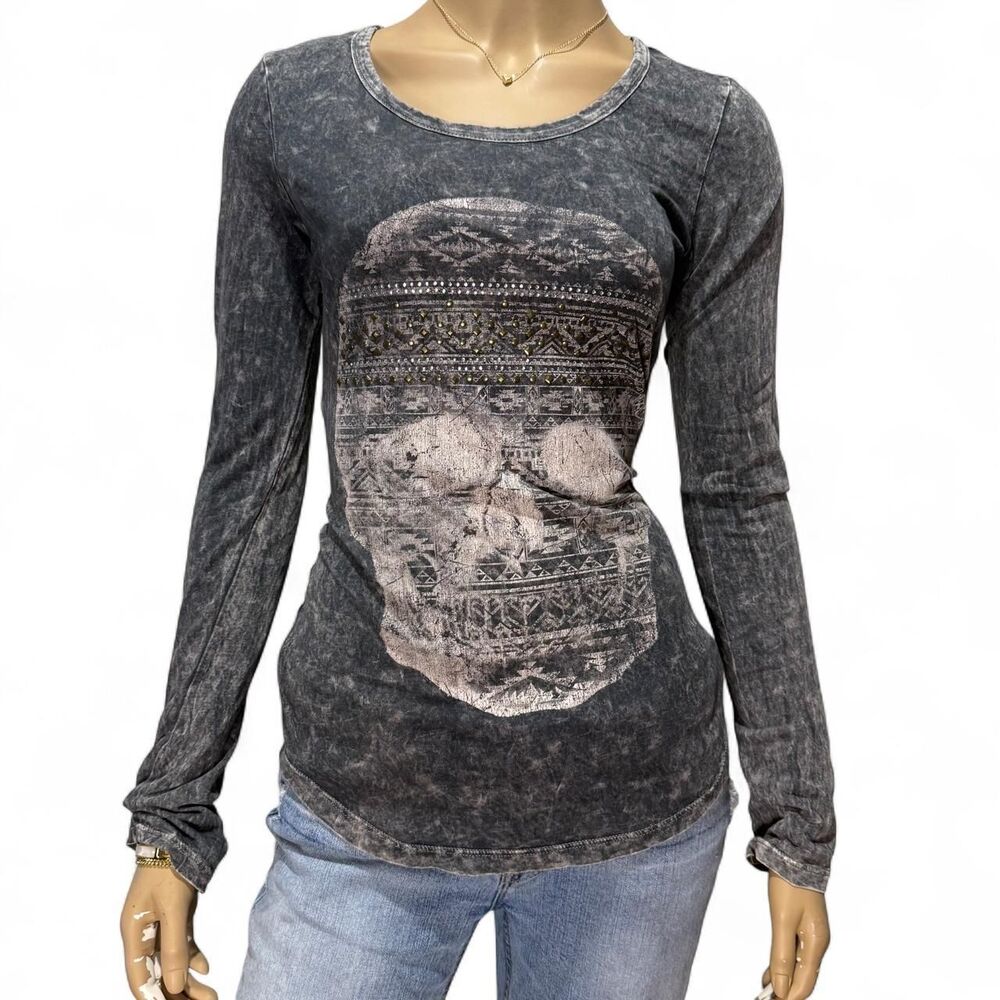 Daytrip Acid Wash Skull Graphic Long Sleeve Shirt Rhinestone Gray 100% Cotton S